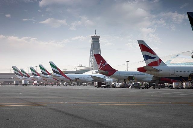 مطارات دبي :اعادة جدولة الرحلات القادمة والمغادرة