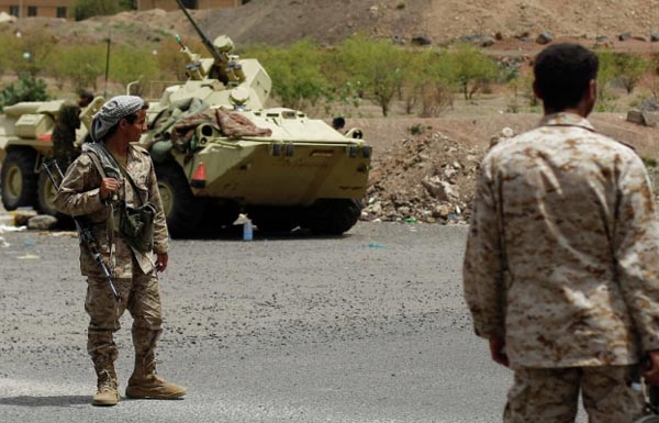 اليمن.. مقتل 11جندياً بينهم عقيد بهجوم في لحج