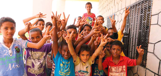 «الهلال الأحمر» تفتتح مدرستين في محافظة لحج