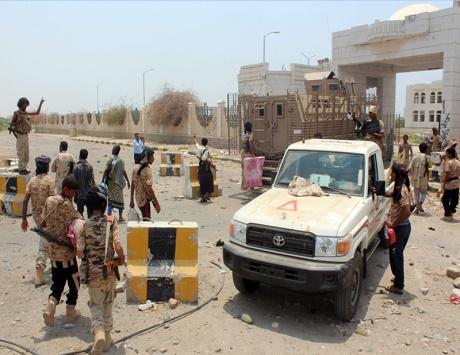 التحالف: الحوثيون خدعوا الناس بالمفاوضات للتزود بالسلاح