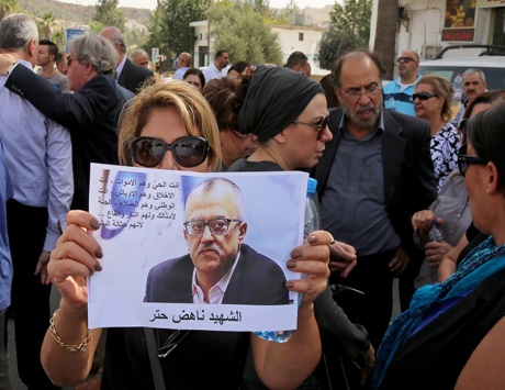الإرهاب يغتال الكاتب الأردني حتر أمام قصر العدل