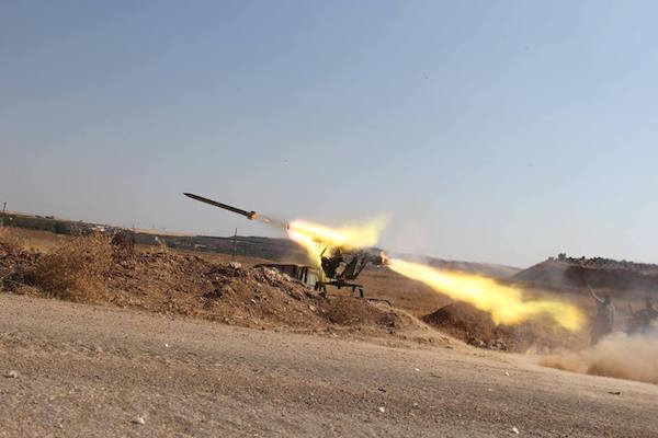 مقتل طيار سوري في قصف صاروخي استهدف مطار حماة