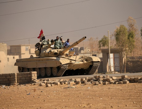 الجيش العراقي يحرر «حمام العليل» ويطهر 6 أحياء في الموصل