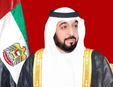 خليفة ونائبه ومحمد بن زايد وسلطان والحكام يهنئون أمير قطر باليوم الوطني