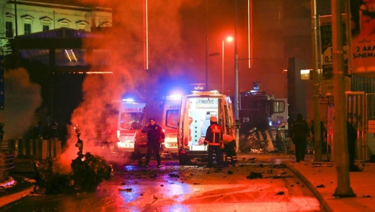 عشرات القتلى والجرحى في انفجارين بإسطنبول