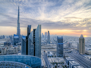 الاقتصاد الإماراتي تخطى تحديات 2016 ويواصل النمو