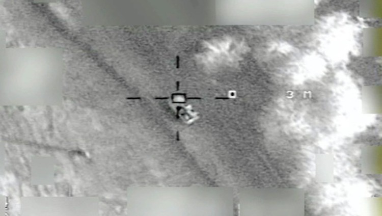 القوات الإماراتية تدمر طائرة إيرانية الصنع في المخا