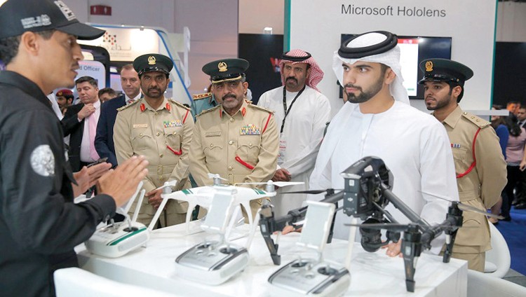منصور بن محمد: الإمارات تستخدم أحدث التقنيات الأمنية لضمان سلامة سكانها وزائريها