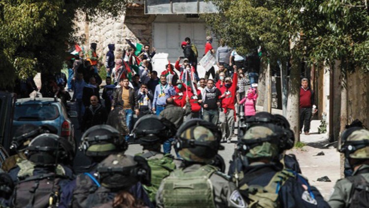 قوات «إسرائيلية» تقمع مسيرات في الضفة تطالب بإنهاء الاحتلال
