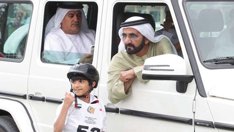 محمد بن راشد يشهد سباق «البوني» للأطفال