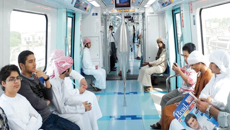مترو دبي يرفع إيراداته بالقطار السريع وتعديل التعرفة