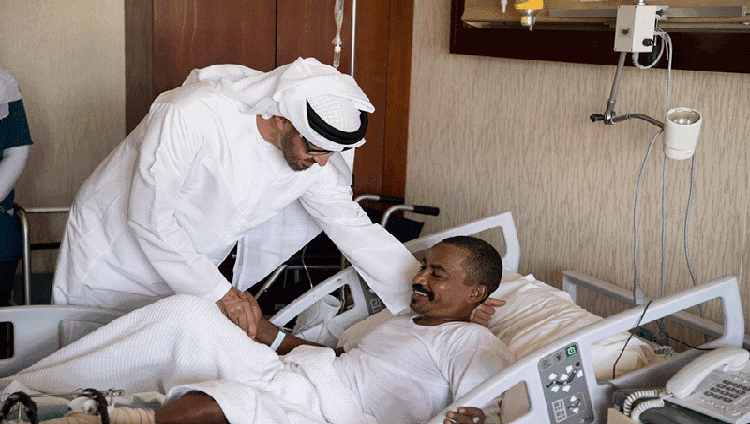 محمد بن زايد يطمئن على مصابي القوات المسلحة الإماراتية والسودانية