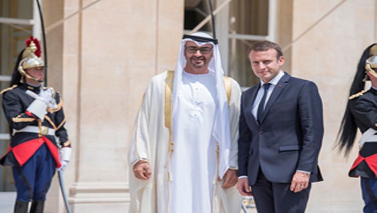 محمد بن زايد يبحث مع الرئيس الفرنسي القضايا الإقليمية والدولية