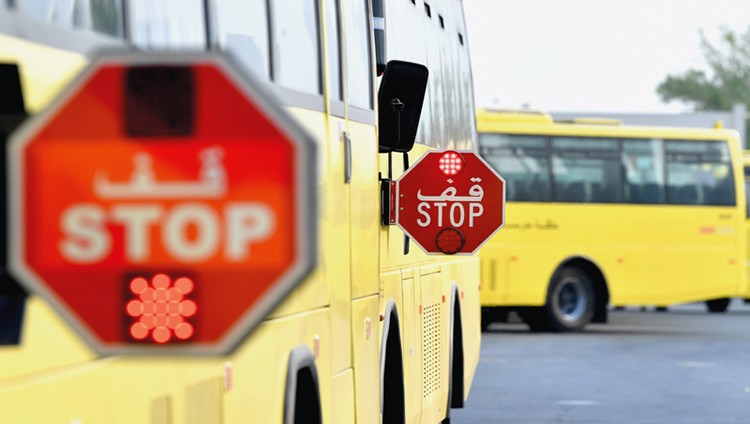 «خفاش» شرطة دبي لرصد متجاوزي الحافلات المدرسية عند توقفها