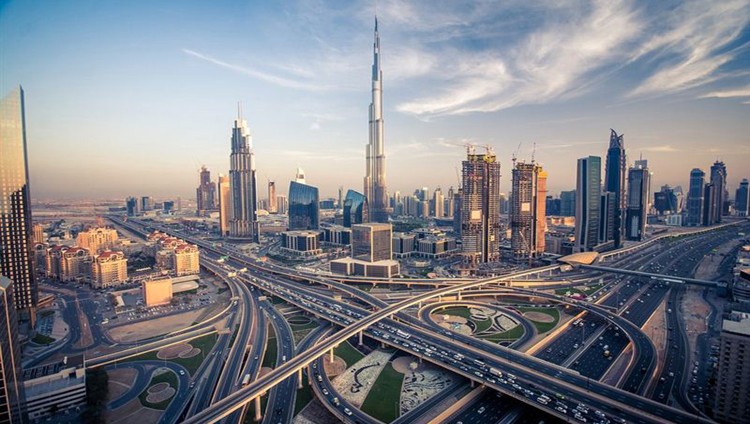 تجارة دبي الخارجية تقفز 13% إلى 344 مليار درهم خلال الربع الثالث من 2017 على أساس سنوي