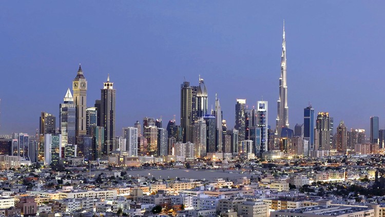محمد بن راشد يعتمد قانون الموازنة العامة لحكومة دبي للعام المالي 2018 بنفقات 56.6 مليار درهم