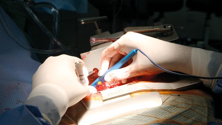 «صحة دبي» تمنع تصوير المرضى في غرف العمليات