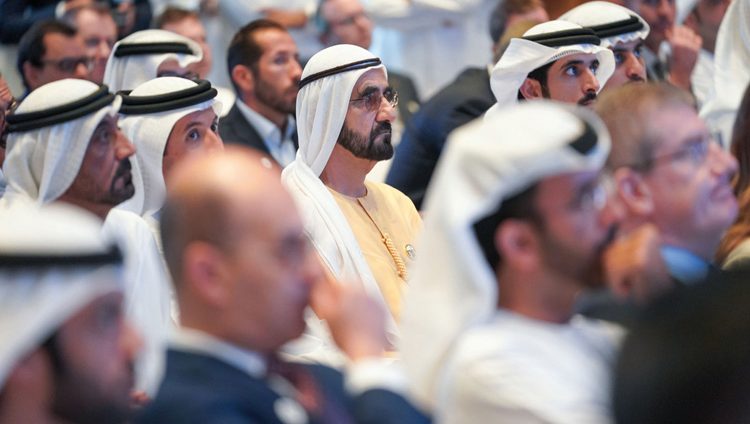 محمد بن راشد: رحلة الإمارات إلى المستقبل تتطلب تطويراً متـواصـلاً يركـز عـلــى المـواطن