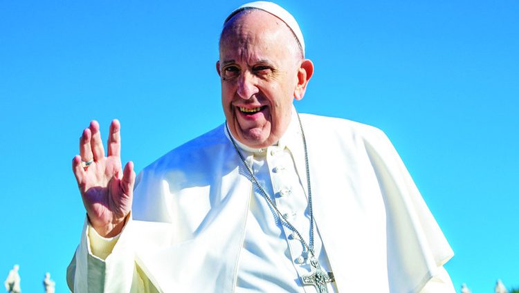 حافلات مجانية تنقل 135 ألف شخص إلى موقع «القداس البابوي»