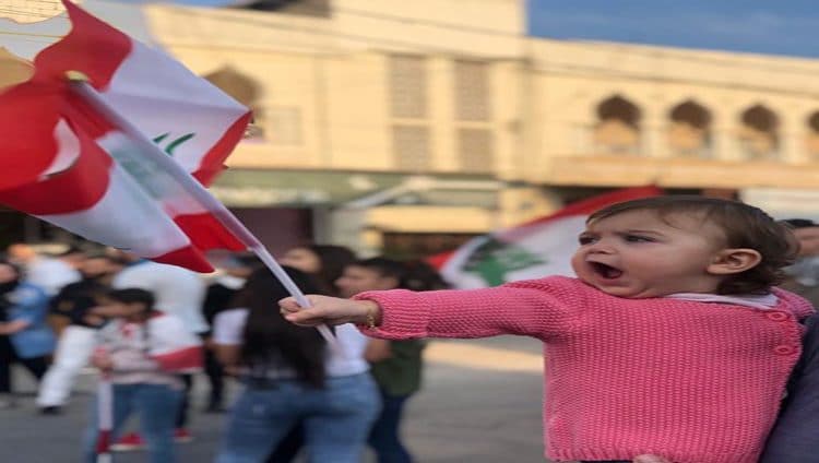 الاحتجاجات تتواصل في لبنان … وترقب كلمة لرئيس الجمهورية