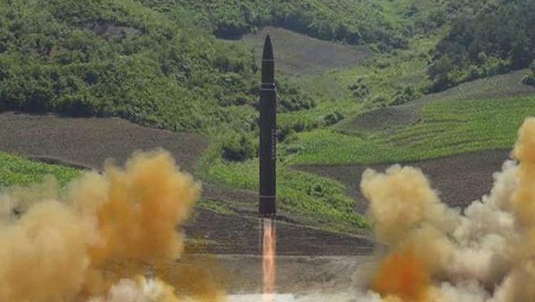 كوريا الشمالية تجري تجربة حاسمة في موقع لإطلاق الأقمار الصناعية