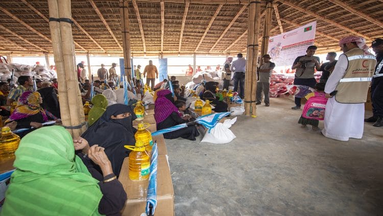 “الهلال الأحمر” تواصل تقديم المساعدات الإنسانية للاجئين الروهينجا في بنجلاديش