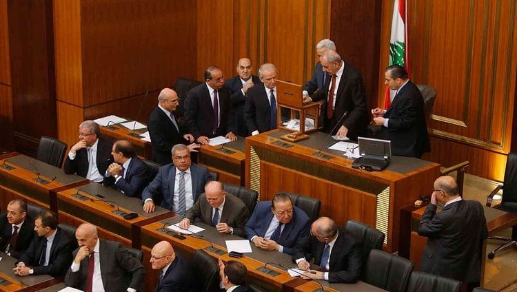 استقالة 5 نواب لبنانيين منذ انفجار مرفأ بيروت