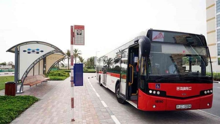 “طرق دبي” توظف الذكاء الاصطناعي لتخطيط مسارات الحافلات وفق الاستخدام