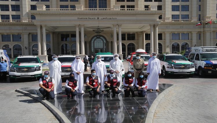 خلف الحبتور يسلم 18 سيارة إسعاف متطورة لمؤسسة إسعاف دبي