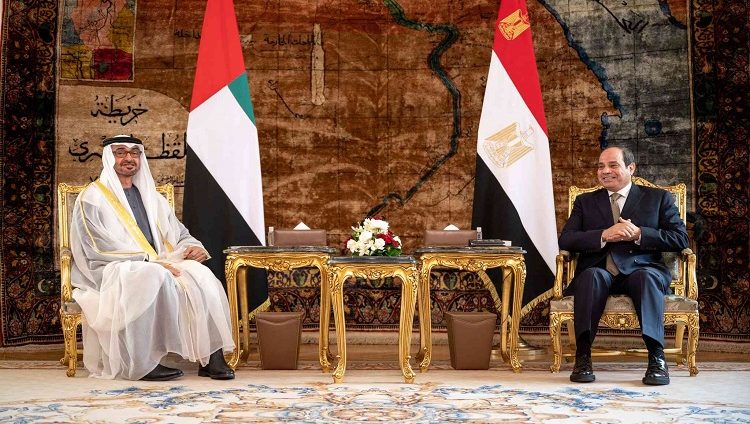 محمد بن زايد يبحث مع الرئيس المصري تعزيز العلاقات الأخوية