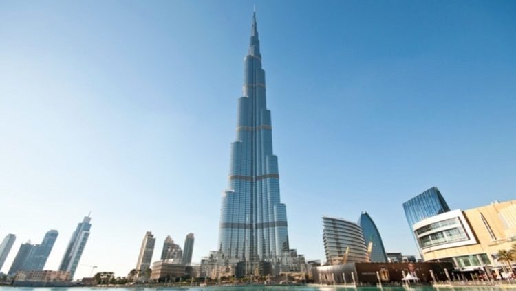 موقع «ياهو» يحتفل بمرور 12 عاماً على افتتاح برج خليفة