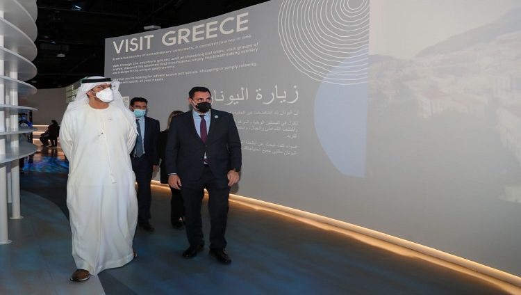 سلطان الجابر يزور جناح اليونان في إكسبو 2020 دبي ويطلع على الابتكارات ويناقش الفرص الاقتصادية والتنموية