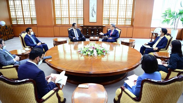 الإمارات وكوريا تبحثان تعزيز علاقات التعاون والشراكة الاستراتيجية