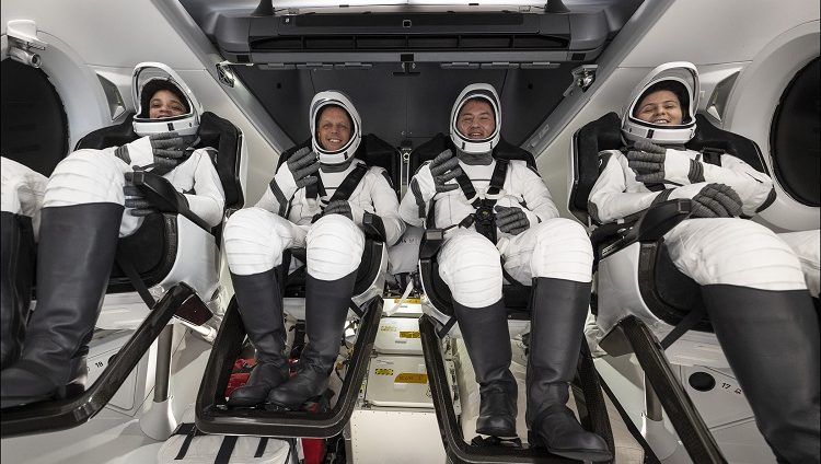 ناسا : عودة 4 رواد فضاء للأرض بعد مهمة علمية استمرت نحو 6 أشهر