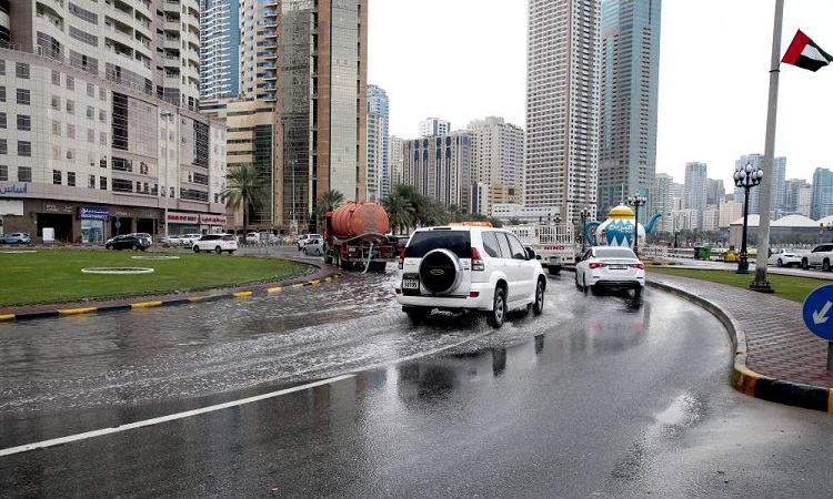 الإمارات.. انحسار حدة الحالة الجوية اليوم.. واستقرار الطقس غداً