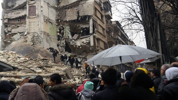 سوريا تعلن ارتفاع ضحايا الزلزال إلى 326 وفاة و1042 إصابة