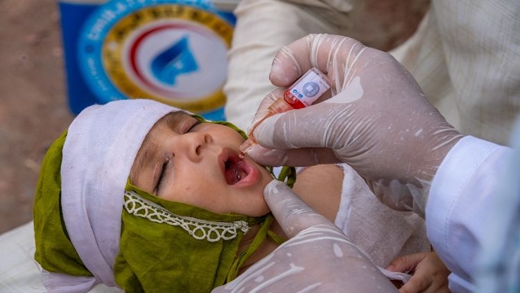 “حملة الإمارات للتطعيم ضد شلل الأطفال” تقدم أكثر من 667 مليون جرعة لأطفال باكستان