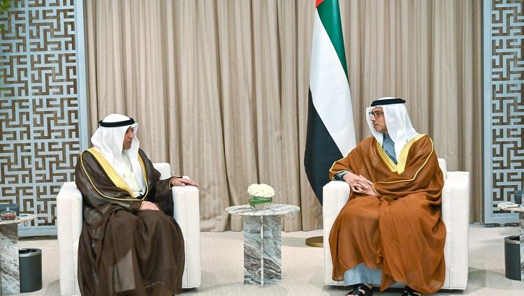 منصور بن زايد يستقبل الأمين العام لـمجلس التعاون الخليجي