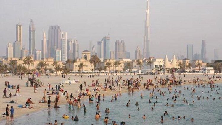 ثلاثة شواطئ جديدة للسباحة الليلية في دبي