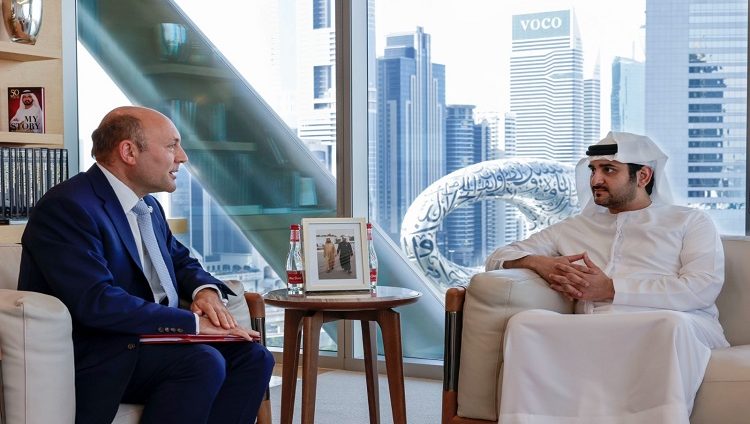 مكتوم بن محمد يبحث مع وزير الاقتصاد بوزارة الخزانة البريطانية التعاون في القطاعات المستقبلية
