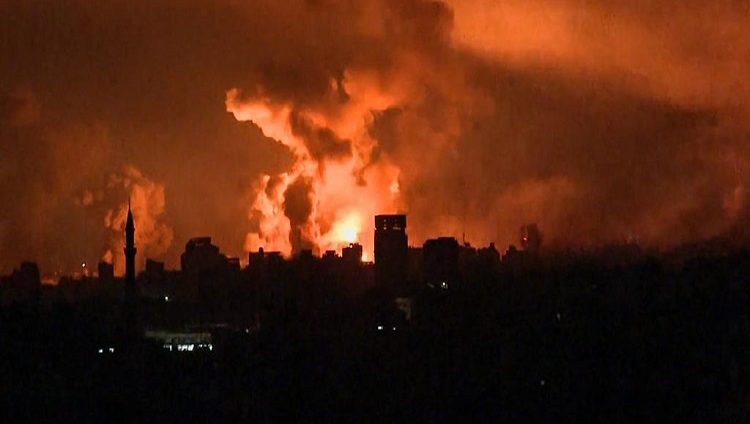 عائلات الرهائن “قلقة” وتطالب بتفسيرات للقصف غير المسبوق في غزة