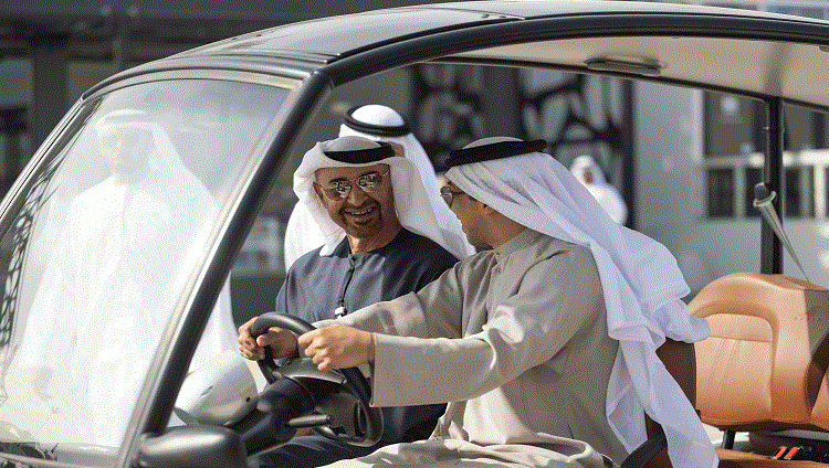 رئيس الدولة يزور معرض دبي للطيران ويتفقد عدداً من الأجنحة المشاركة