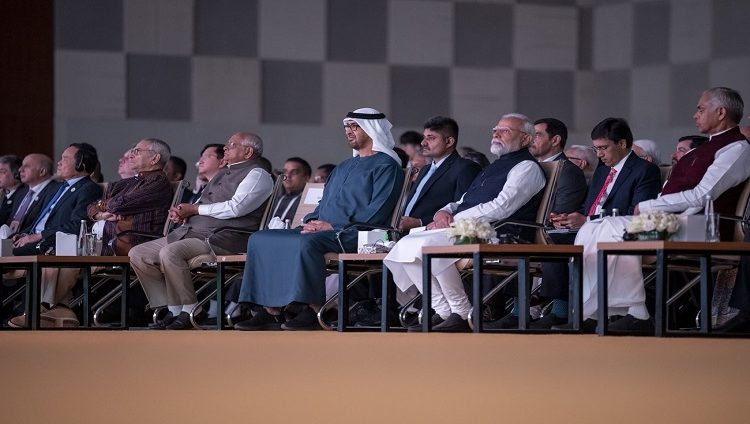 رئيس الدولة: سعداء بالمشاركة مع أصدقائنا في الهند والعالم في “قمة غوجارات”