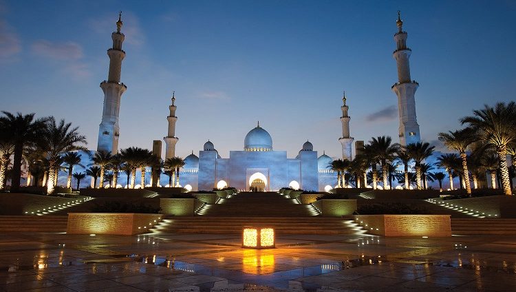 جامع الشيخ زايد الكبير يستقبل 570,113 مرتاداً خلال النصف الأول من رمضان