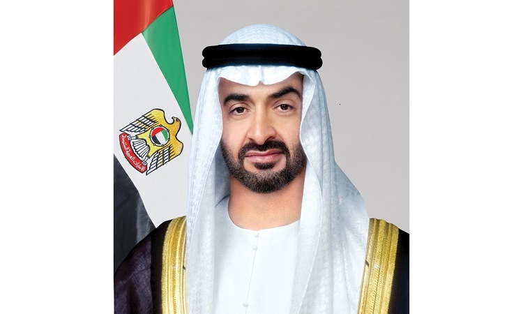 رئيس الدولة يهنئ حجاج الإمارات في رسالة نصية
