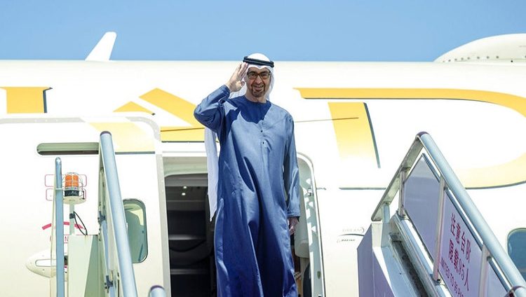 رئيس الدولة: الإمارات حريصة على الاستفادة من تجارب التنمية المتميزة في العالم