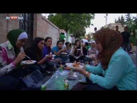 فيسبوك يجمع الشباب الأردني على الإفطار