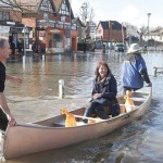 الفيضانات تهدد لندن وعشرات الآلاف من المنازل