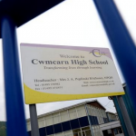 مدرسة ثانوية بريطانية تفصل طالبتين تآمرتا على قتل معلمة