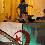 الجزائر العاصمة تحتفل بإنجاز “الخُضر”